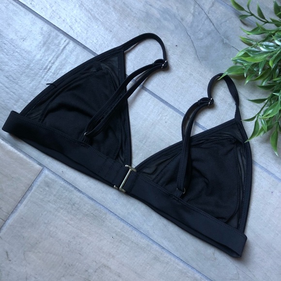 Xhilaration Lace appliqué mesh bikini top in black. Size M - Picture 3 of 4